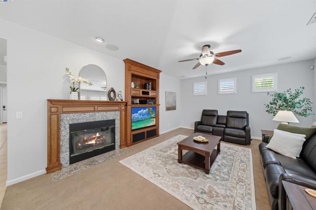 3080 Bresso Dr, Livermore CA: https://media.crmls.org/mediaz/55224552-66cd-45a0-8988-32e564db5bf3.jpg