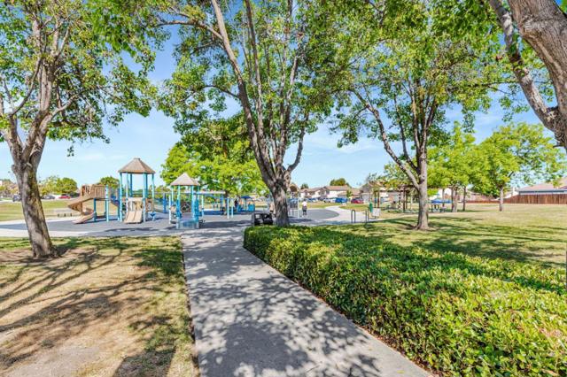 1700 Hemlock Court, Hollister CA: https://media.crmls.org/mediaz/55234540-6ad1-41f6-8ad3-3e29503b0d2a.jpg