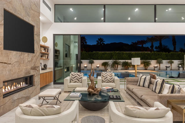1 Bravo Court, Rancho Mirage CA: https://media.crmls.org/mediaz/5523b81b-0a4a-470d-a1d5-08aafa2eb6f5.jpg