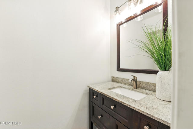 6224 Tangelo Place, Simi Valley CA: https://media.crmls.org/mediaz/5523fe0f-2673-4fea-872f-ef3bb262c017.jpg