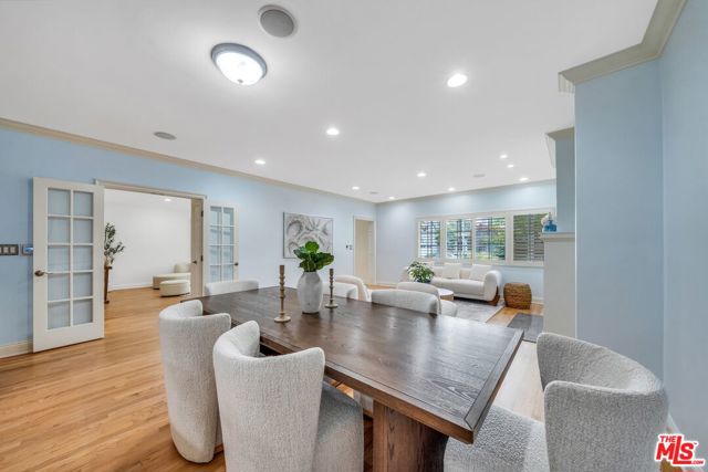 8011 Rayford Drive, Los Angeles CA: https://media.crmls.org/mediaz/55241beb-ff58-477f-be5e-c9608c639eb0.jpg