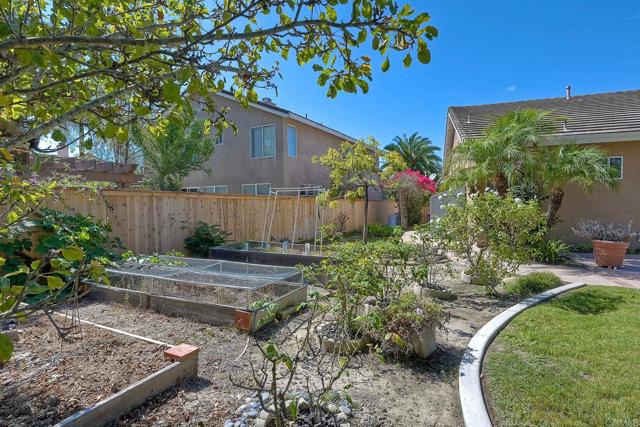 5141 Palmera Dr, Oceanside CA: https://media.crmls.org/mediaz/55245c8e-ffcc-4d34-8407-ec63edf69087.jpg