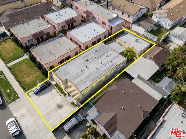 1723 W 52nd Street, Los Angeles CA: https://media.crmls.org/mediaz/5524830e-dfdc-48e8-ae1b-faf66809df7f.jpg