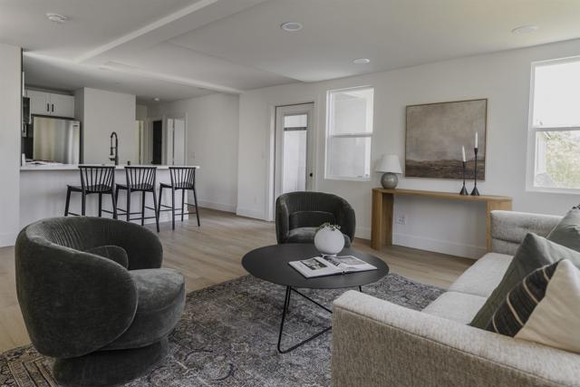 1028 30 Lincoln Ave, San Diego CA: https://media.crmls.org/mediaz/5524b972-2ea5-41db-9dbd-6b67752788a0.jpg