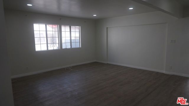 15013 Hartsook Street, Sherman Oaks CA: https://media.crmls.org/mediaz/5524d8a3-2cee-4e8c-976f-17757dca5698.jpg
