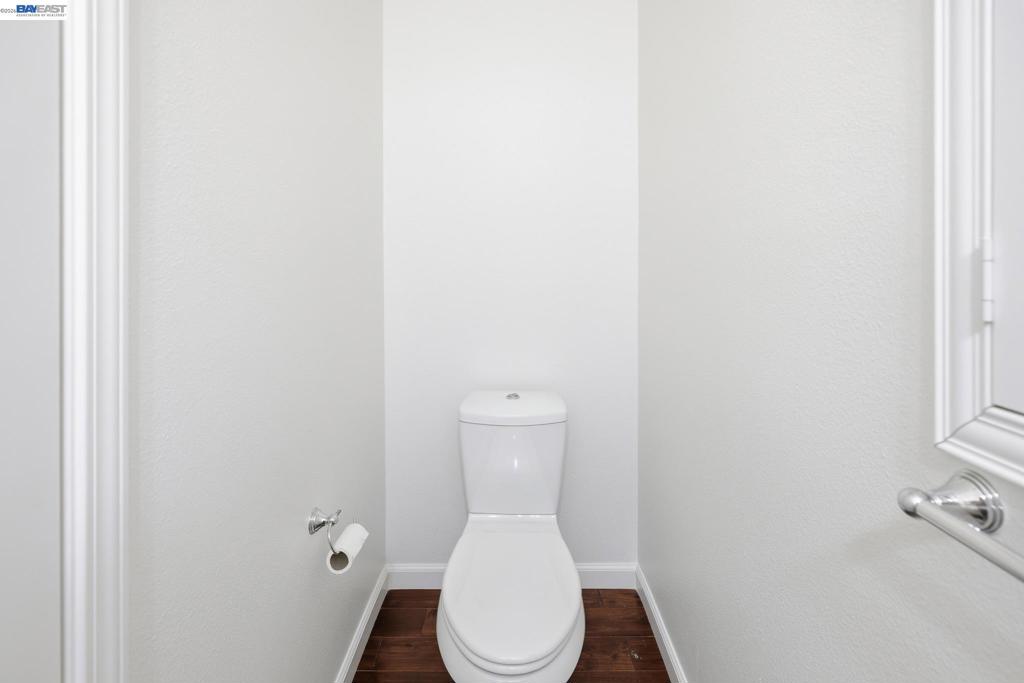 https://media.crmls.org/mediaz/5525886c-ad4d-47c6-a94e-0eda5622547a.jpg?preset=X-Large