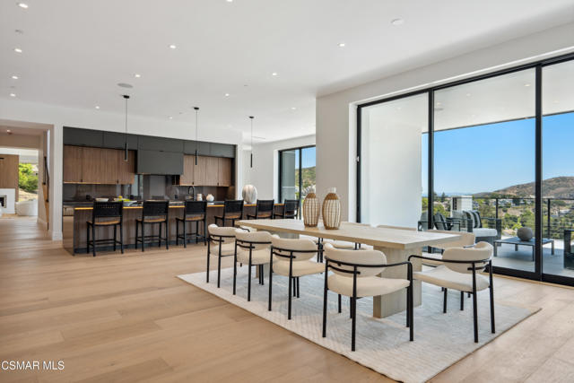 461 Lake Sherwood Drive, Lake Sherwood CA: https://media.crmls.org/mediaz/55258968-e3ed-4e83-bbed-f7ae1b499cf2.jpg