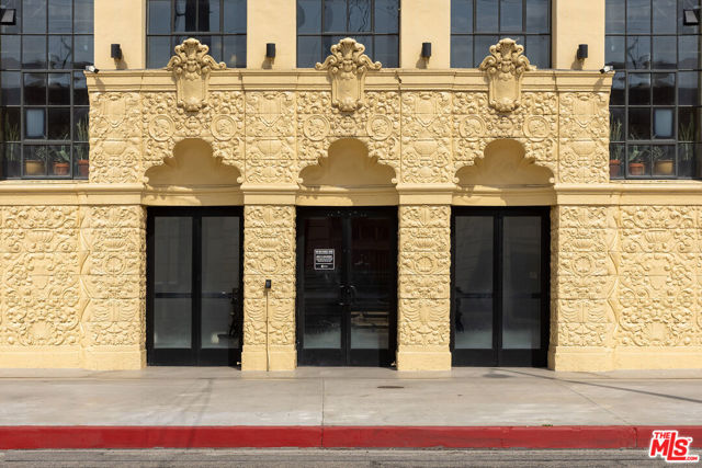 200 N San Fernando Road, Los Angeles CA: https://media.crmls.org/mediaz/55259091-0301-4f7c-ac1a-179f74d245d2.jpg