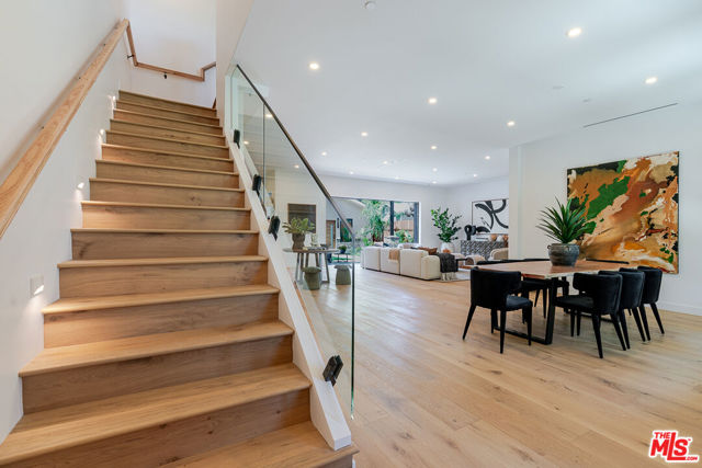11559 La Maida Street, Valley Village CA: https://media.crmls.org/mediaz/5525a77b-ac2b-48a4-998c-9b5df406b0a3.jpg