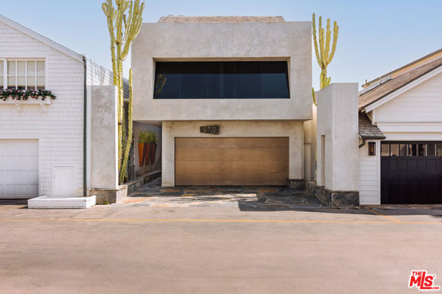 23614 Malibu Colony Road, Malibu CA: https://media.crmls.org/mediaz/5525ae26-a320-4953-a76b-a5f88dcfab0b.jpg