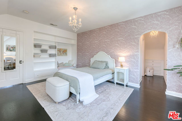 10736 Le Conte Avenue, Los Angeles CA: https://media.crmls.org/mediaz/5525f1fd-a76c-4887-936b-e012586ba30c.jpg