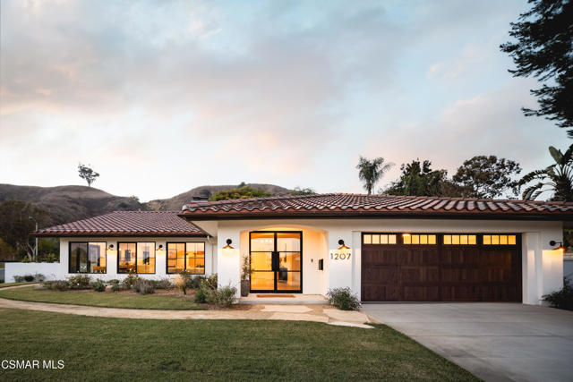 1207 Westridge Drive, Ventura CA: https://media.crmls.org/mediaz/5526854b-e614-45c0-922a-fcb1d7fc5cbb.jpg