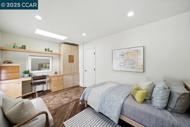 1341 Juanita Dr, Lafayette CA: https://media.crmls.org/mediaz/5526b298-54b6-4068-aeba-d4a94419bc47.jpg