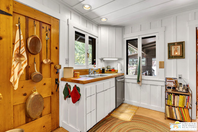 Image 32 of 70 For 25100 Indian Rock Road