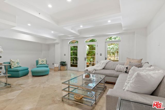10795 Wilshire Boulevard, Los Angeles CA: https://media.crmls.org/mediaz/55278421-8ead-4d3b-a249-f42e5e070a1e.jpg