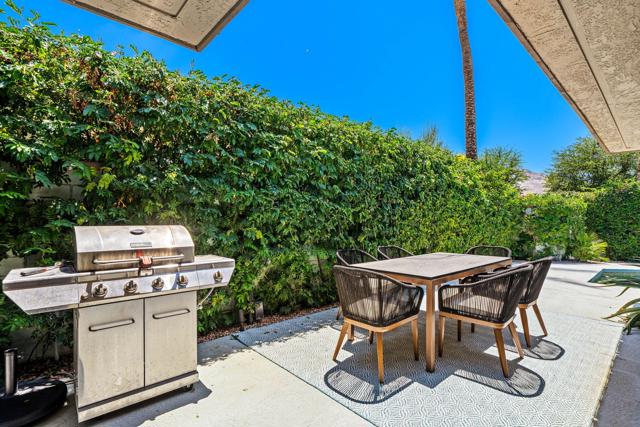 88 Princeton Drive, Rancho Mirage CA: https://media.crmls.org/mediaz/552846b6-8958-46db-ac27-7d97229434d5.jpg