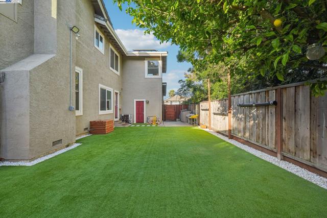 8244 Brittany Dr, Dublin CA: https://media.crmls.org/mediaz/55288300-e44d-486c-956d-c04fa6e801a1.jpg