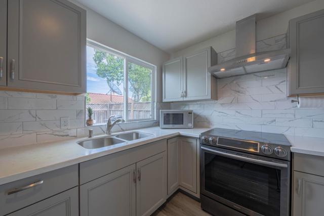 8340 Forest Street, Gilroy CA: https://media.crmls.org/mediaz/5528d80e-626b-456d-9e95-fbb6f694d015.jpg