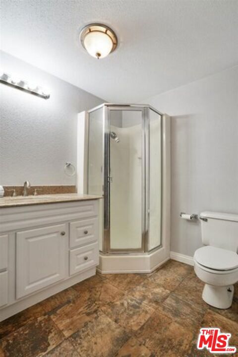 11770 Pacific Coast Highway, Malibu CA: https://media.crmls.org/mediaz/5528e727-d1e8-443f-9b13-e4a69bc7f8be.jpg