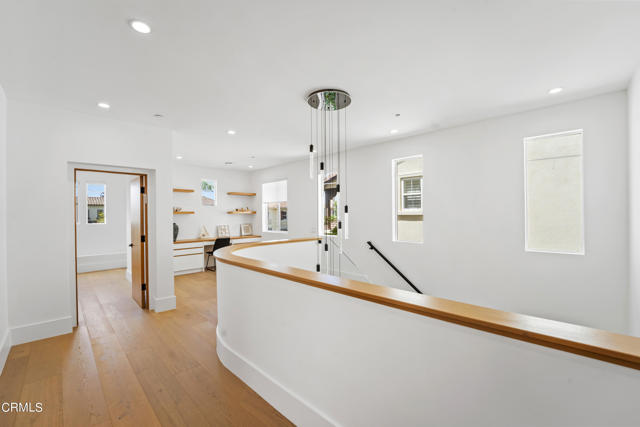 1520 Viewpoint Drive, Oxnard CA: https://media.crmls.org/mediaz/55291863-ba03-4f91-b63b-ad6eeb4eac2b.jpg