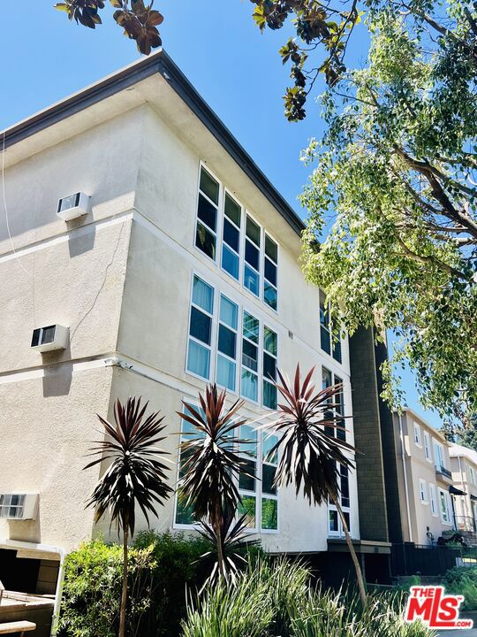 1833 N NORMANDIE Avenue #308