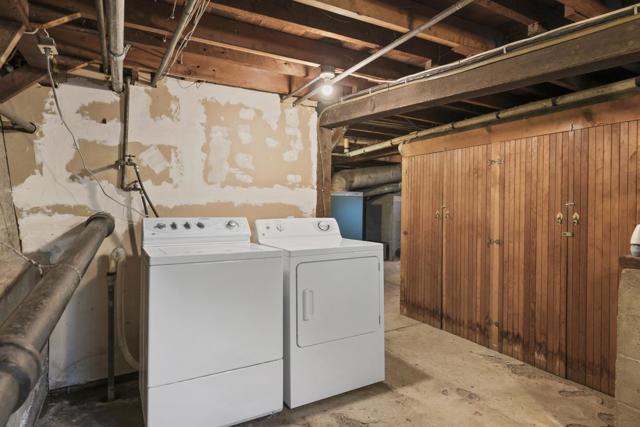 100 Wood Road, Los Gatos CA: https://media.crmls.org/mediaz/5529e810-70e4-4945-8498-949938cf6e00.jpg