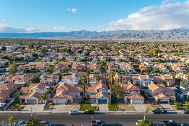 80672 Jasmine Lane, Indio CA: https://media.crmls.org/mediaz/552a48ad-8abf-42ca-b991-f45ca672c77e.jpg