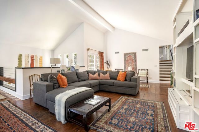 1647 N Beverly Glen Boulevard, Los Angeles, CA 90077