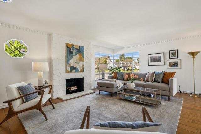 1630 Dayton Ave, Alameda CA: https://media.crmls.org/mediaz/552abd8b-5e53-4b93-a5e0-601ee8c5f7ba.jpg