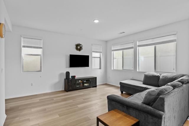 Detail Gallery Image 7 of 38 For 31589 Wieck Rd, Winchester,  CA 92596 - 3 Beds | 2/1 Baths