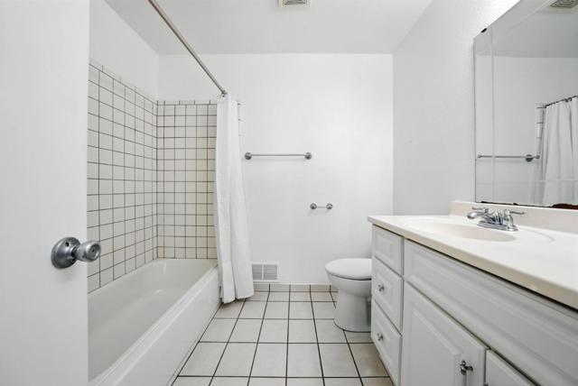 2930 Magnolia Street, Oakland CA: https://media.crmls.org/mediaz/552c056a-4f1c-4fd0-8855-04777b1aa5ee.jpg