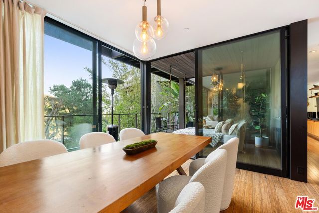 2020 Wattles Drive, Los Angeles CA: https://media.crmls.org/mediaz/552c5eb6-03ae-455f-92be-c348252389df.jpg