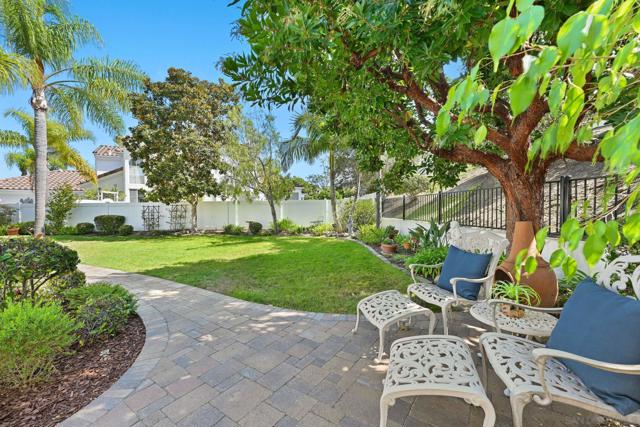 6039 Malea Way, Oceanside CA: https://media.crmls.org/mediaz/552c8b1c-a5d1-4705-a18f-c6d93d3c5e71.jpg