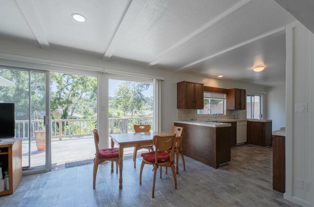 1171 Sylvan Place, Monterey CA: https://media.crmls.org/mediaz/552d38f5-6259-4191-9b07-1790b816b81d.jpg