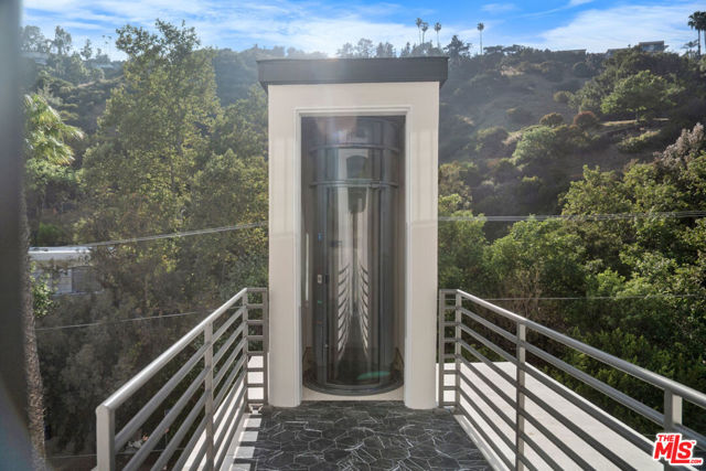 2256 Nichols Canyon Road, Los Angeles CA: https://media.crmls.org/mediaz/552dadf5-44f0-47c0-b1cc-15b9386923da.jpg