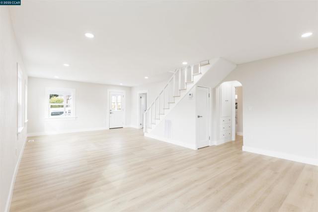 3500 66th Ave, Oakland CA: https://media.crmls.org/mediaz/552db1e2-dfc0-4997-8b97-79f0004d413b.jpg