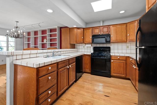 Detail Gallery Image 7 of 21 For 2319 21 Newcastle Avenue, Cardiff By The Sea,  CA 92007 - – Beds | – Baths