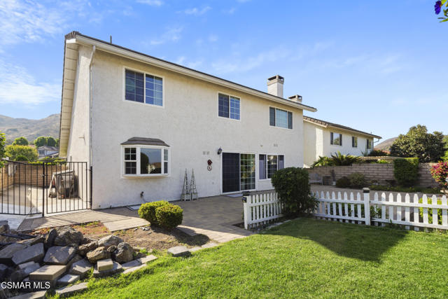 744 Calle Las Colinas, Newbury Park CA: https://media.crmls.org/mediaz/552ec6c4-bfee-46e4-b6f8-882ef7ed5a07.jpg