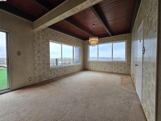 250 Mansell Street, San Francisco CA: https://media.crmls.org/mediaz/552f341b-1933-4d9e-b992-67c9defb4759.jpg