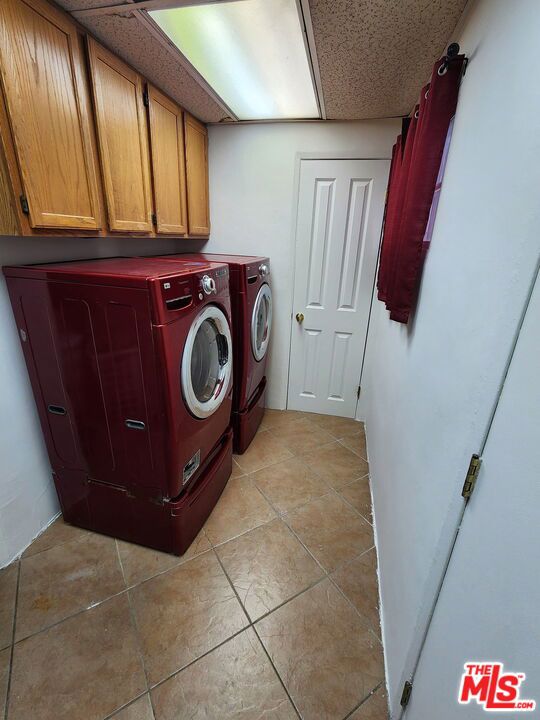 1110 W Vernon Avenue, Los Angeles CA: https://media.crmls.org/mediaz/552f4801-9818-4f70-a663-deb4798aeec8.jpg