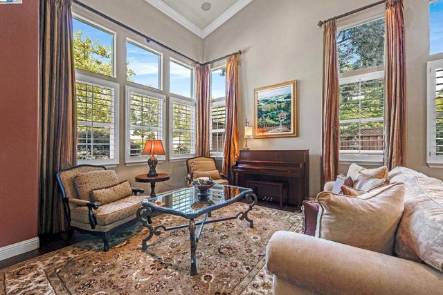 259 Alden Ln, Livermore CA: https://media.crmls.org/mediaz/553036dd-eae5-4311-9033-5e750aa116f0.jpg