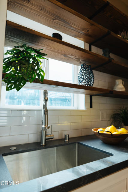 Detail Gallery Image 7 of 18 For 187 W Park Row Ave #102,  Ventura,  CA 93001 - 2 Beds | 1 Baths