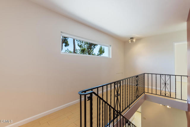 Detail Gallery Image 25 of 40 For 1932 Hilldale Dr, La Canada Flintridge,  CA 91011 - 4 Beds | 2/1 Baths