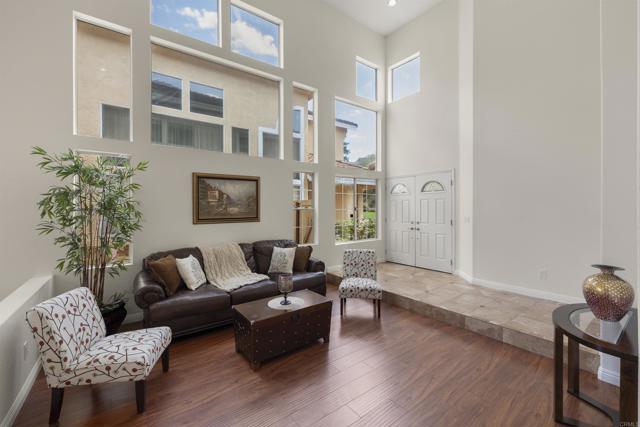 Detail Gallery Image 7 of 60 For 9432 Hito Ct, San Diego,  CA 92129 - 5 Beds | 3 Baths