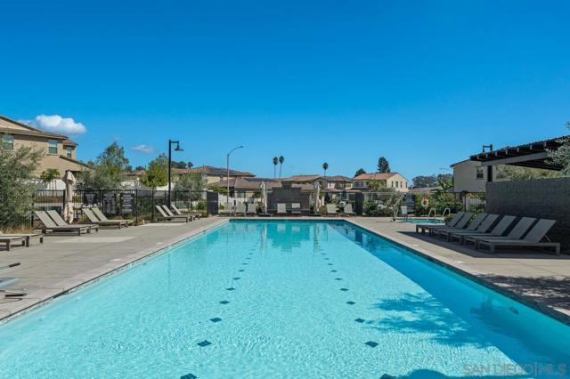 1938 Julie Dawn Pl, Escondido CA: https://media.crmls.org/mediaz/55313b3e-9806-466e-bb01-782013e234d7.jpg