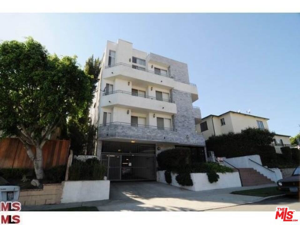 1607 GLENDON Avenue #2