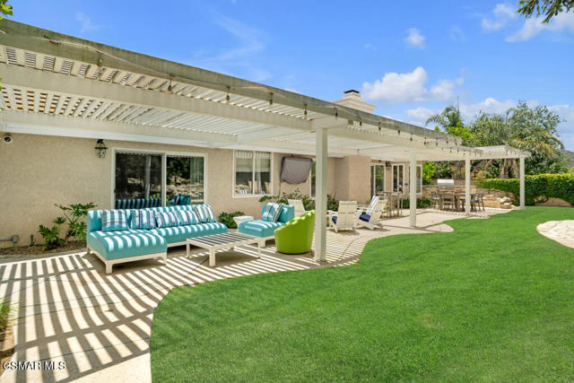 4953 Kilburn Court, Oak Park CA: https://media.crmls.org/mediaz/5532498f-331e-4856-9a1e-372ce830a350.jpg