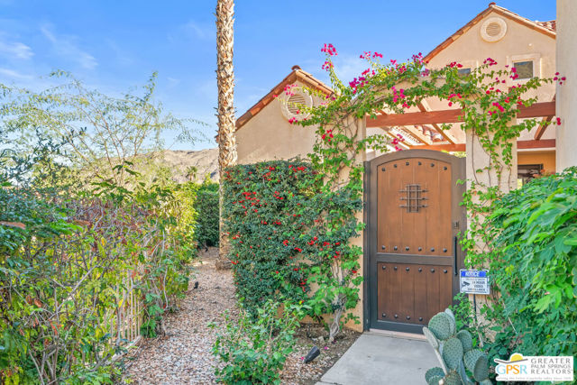 2960 Lantana Court, Palm Springs CA: https://media.crmls.org/mediaz/55325015-b344-4887-ba27-ef8b2567da57.jpg