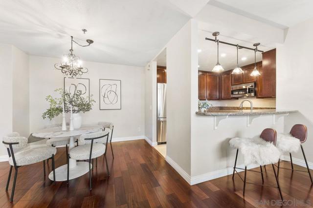 2445 Brant St, San Diego CA: https://media.crmls.org/mediaz/55327da8-edad-4ca0-ab33-468cd5efc9b9.jpg