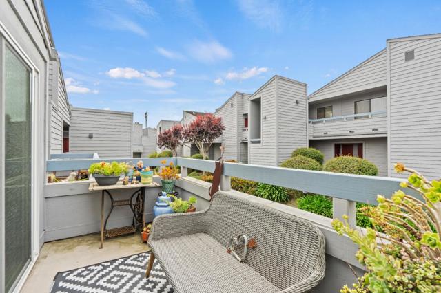 3095 Marina Drive, Marina CA: https://media.crmls.org/mediaz/55337694-ad66-419d-8fd2-cb8ccb0e1793.jpg